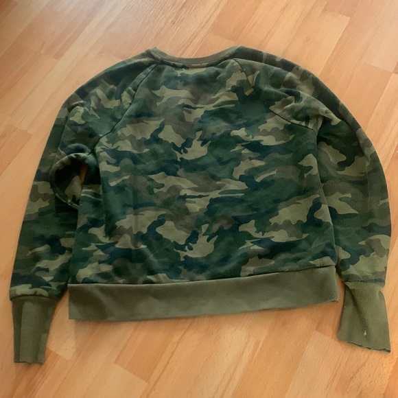 Camouflage pull over - Picture 2 of 3
